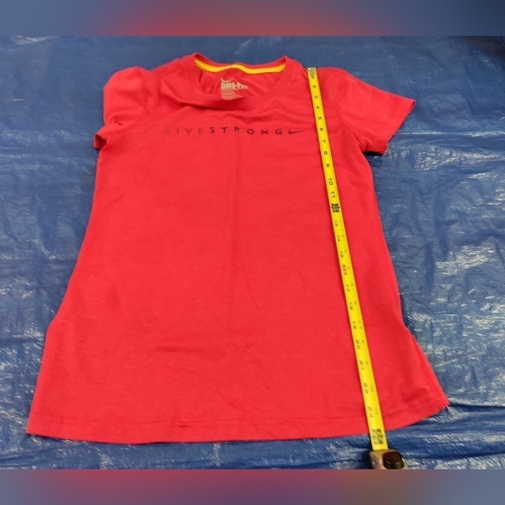 Nike tee - Picture 2 of 5